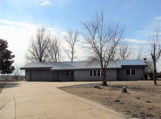 30515 Dustin Rd, Henryetta, OK 74437