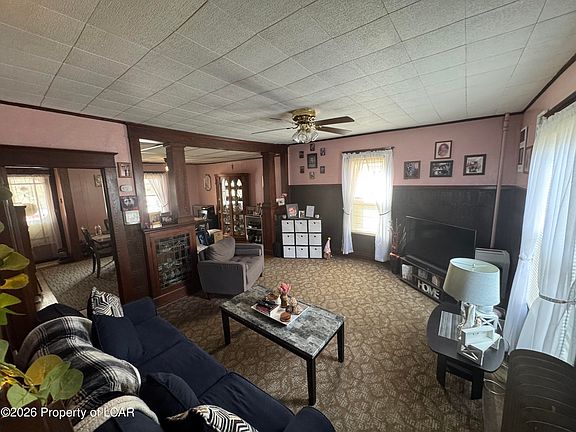 3rd image of 219 Main St