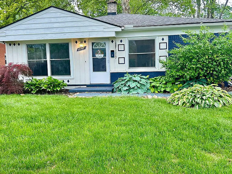 28069 Brentwood St — Photo 3