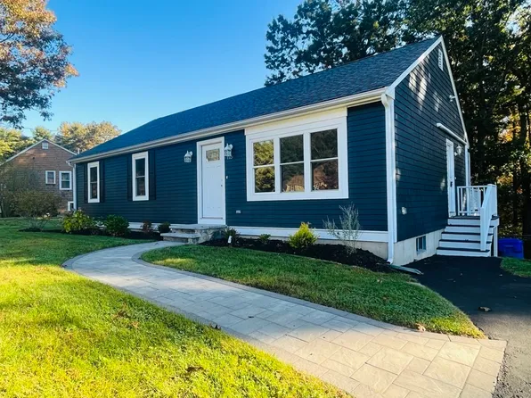 115 Brushwood Dr, Taunton, MA 02780