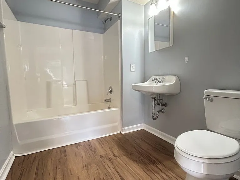 Rowan Place Apartments — Photo 20