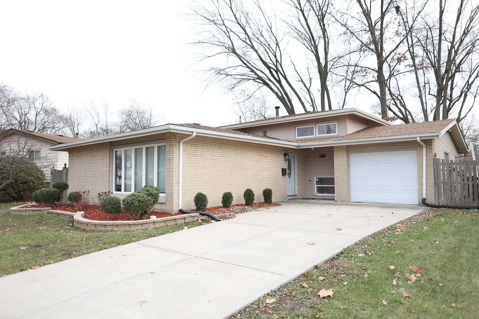 409 Seward St photo 1