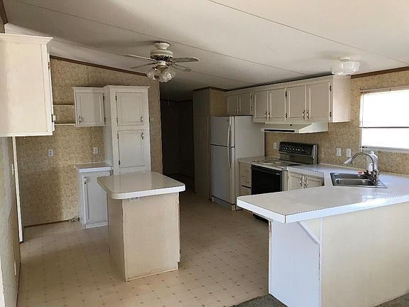 2nd image of 614 Lisa Ct