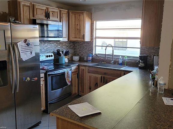 3rd image of 936 Shamrock Dr