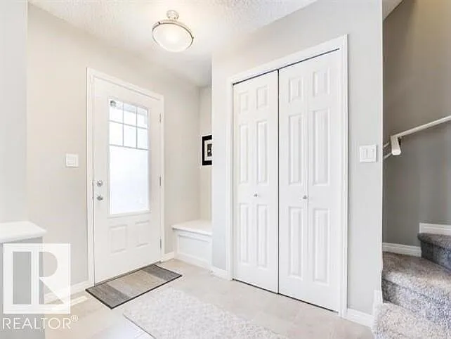 3 bed, 2.5 bath, 1377 sqft, $2,250 — Photo 2
