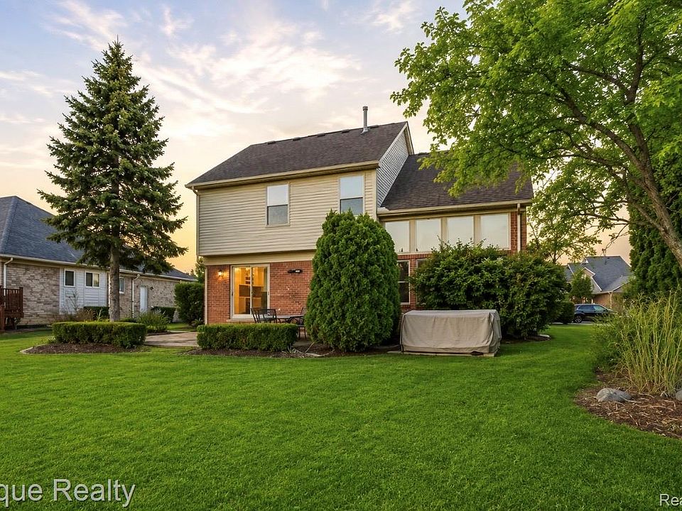 21370 Carlton Dr, photo 3