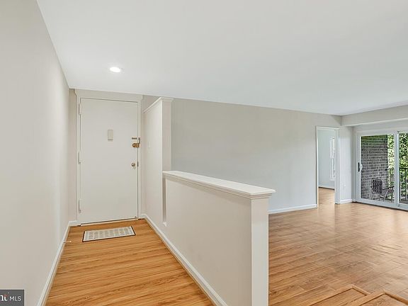 3rd image of 1 Silverwood Cir APT 10