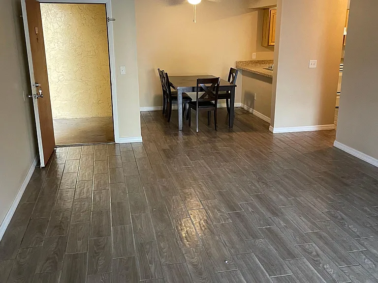 658 Kenwick Cir #204 — Photo 5
