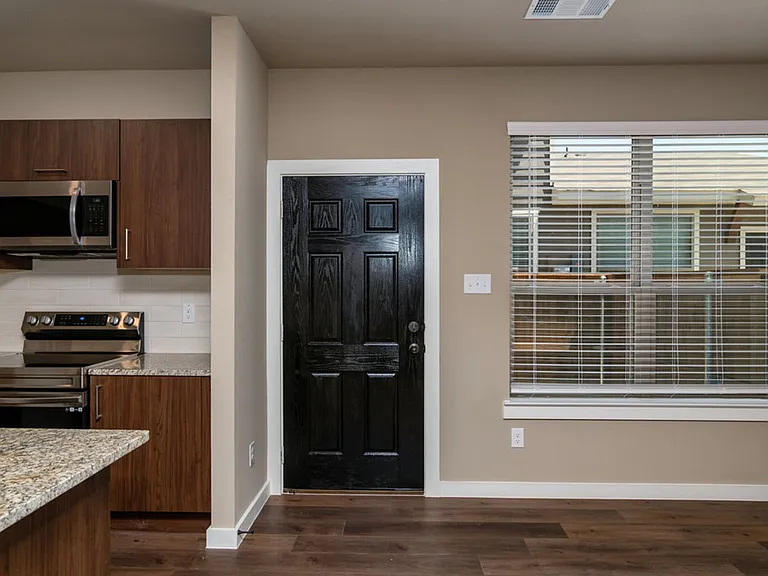 638 Fallow Dr — Photo 3
