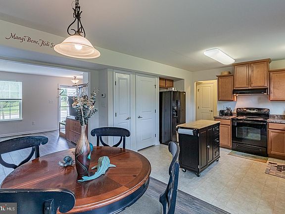5th image of 161 Dague Farm Dr