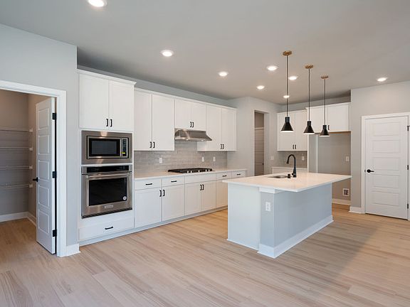 Dine-in kitchen island