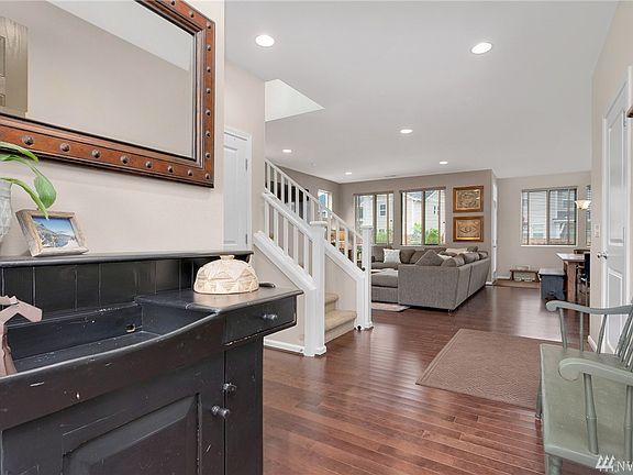 3rd image of 1033 SE 11th St