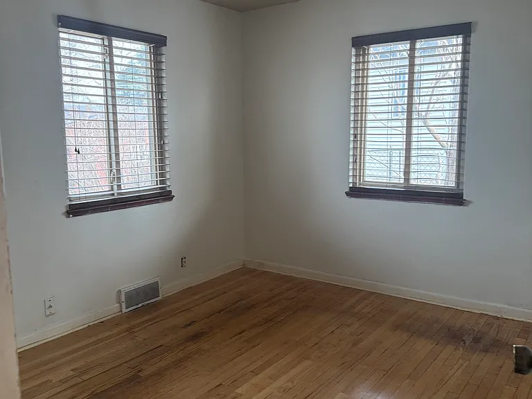1670 S Wyandot St — Photo 5