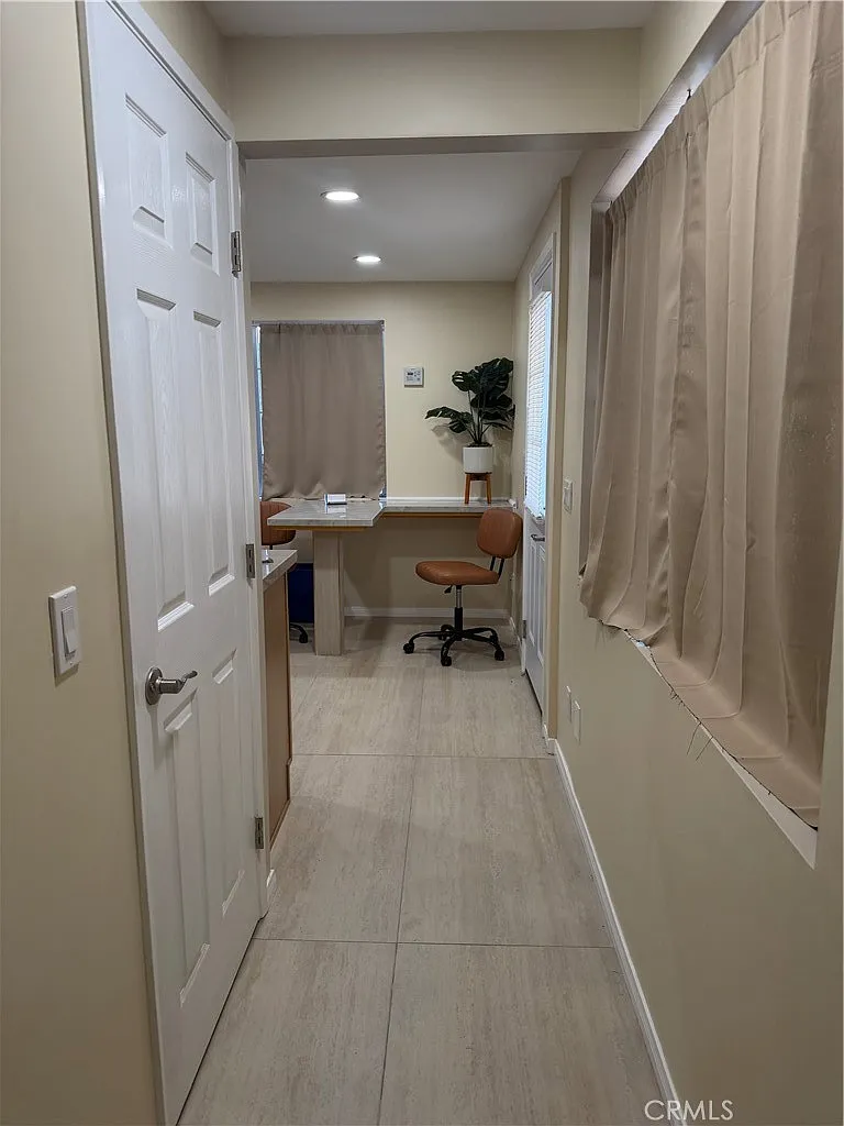 1 bed, 324 sqft, $2,000 — Photo 4