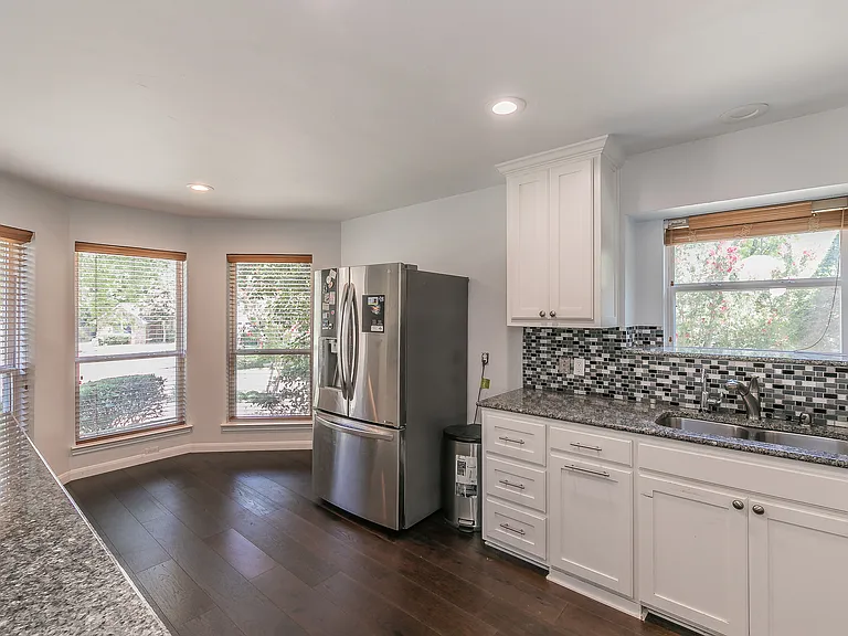 2 Edgemere Ct — Photo 11