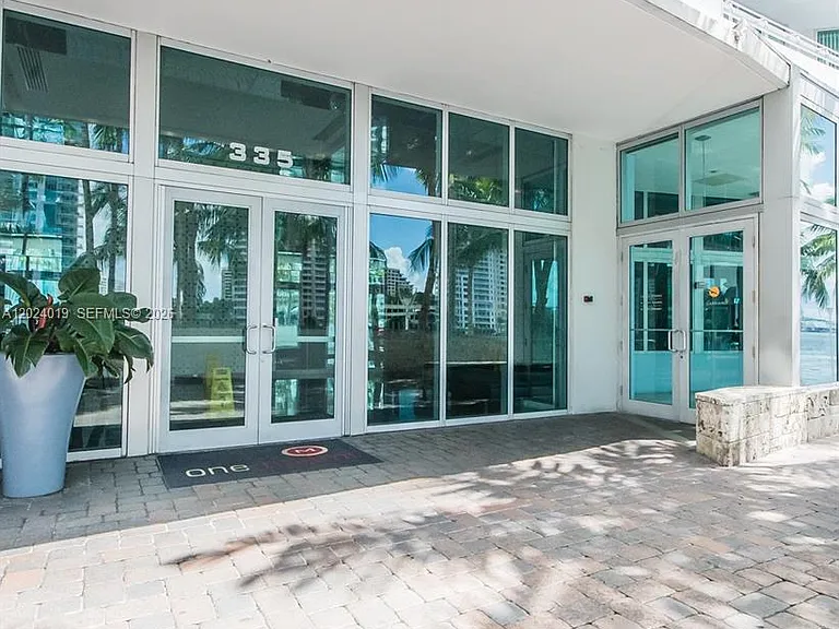 335 S Biscayne Blvd #802 — Photo 42