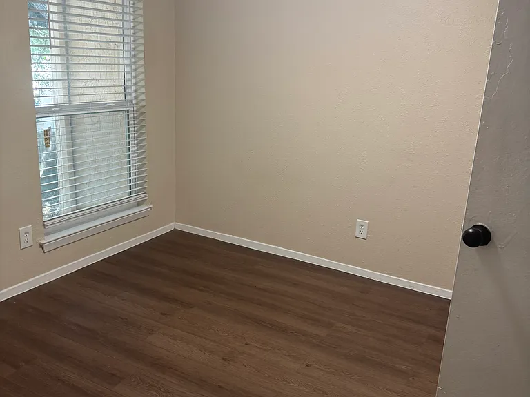 312 Arborview Dr — Photo 5