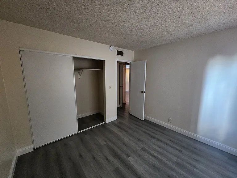 225 E Foster Ave #2 — Photo 10