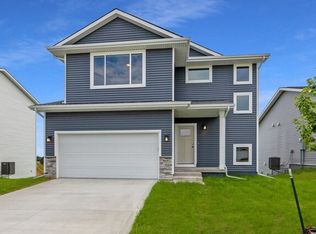 16635 Mill Pond Dr, Urbandale, IA 50323