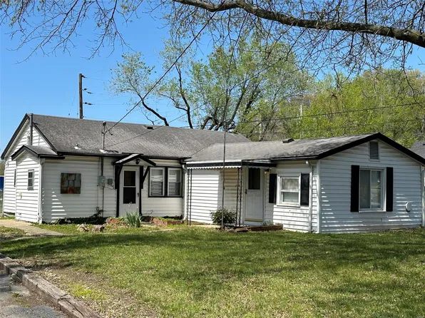 2474 E 5th St, Washington, MO 63090