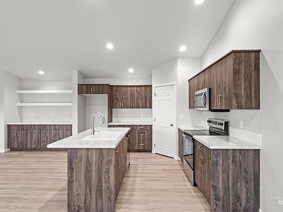 5th image of 1611 Sunday Riv