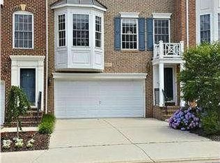 3951 Royal Lytham Dr, Fairfax, VA 22033