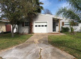 18 Lyncrest Dr, Galveston, TX 77550