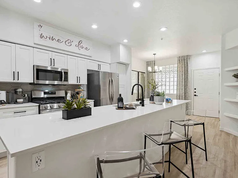Zone Luxe, Glendale, AZ, Kitchen