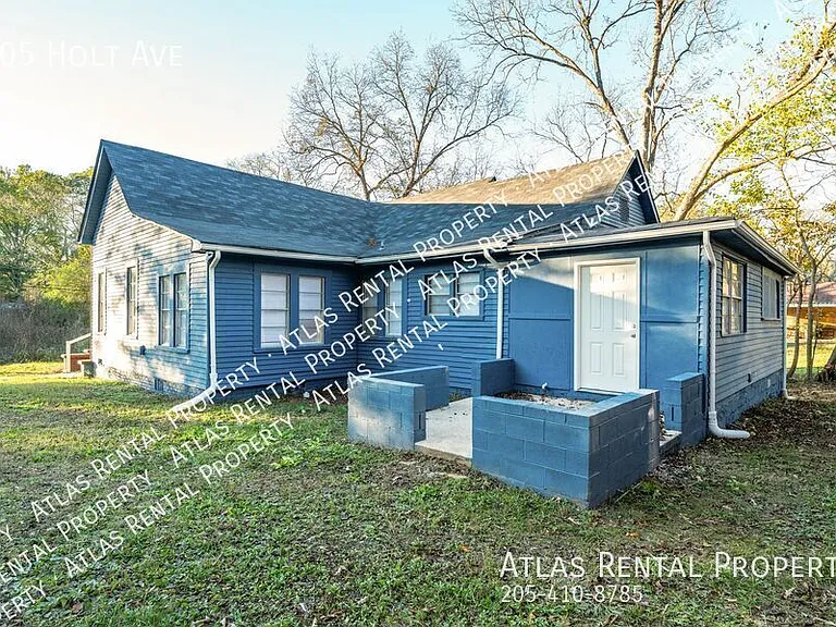 105 Holt Ave — Photo 8