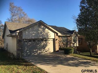 186 Woodbury Cir, Council Bluffs, IA 51503