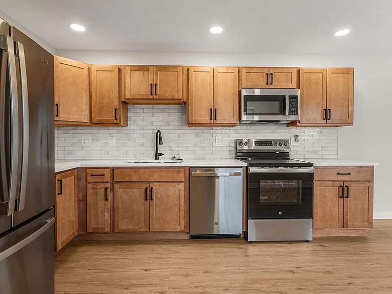 1710 Crescent Dr — Photo 5