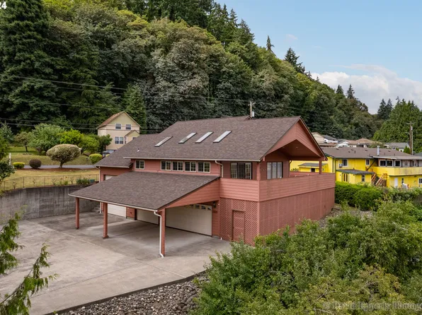 1105 W C St, Rainier, OR 97048