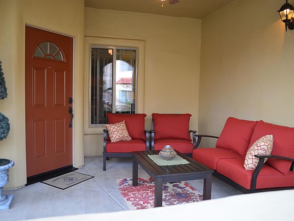 Covered Patio w/Ceiling Fan