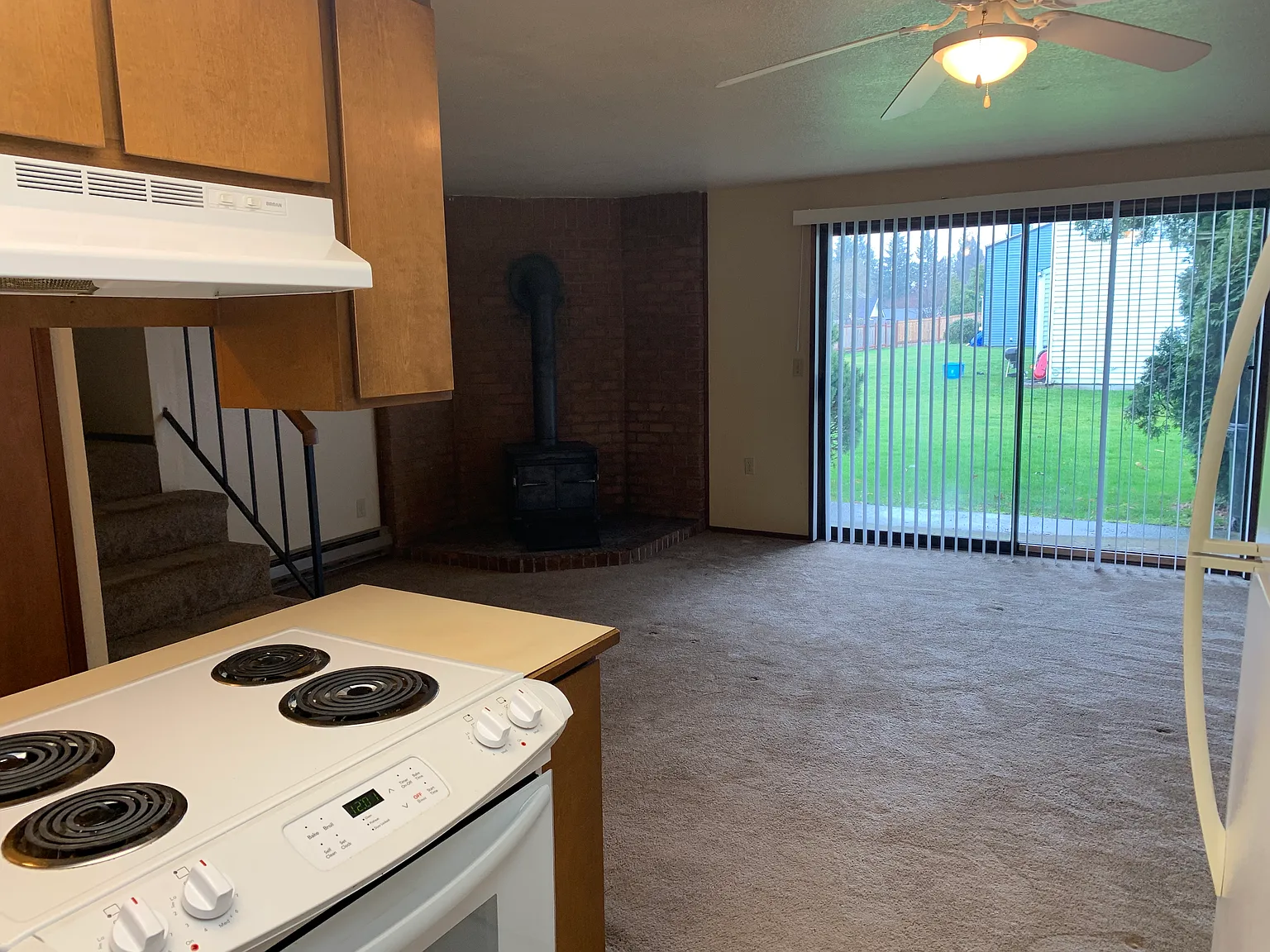 2 bed, 1.5 bath, 888 sqft, $1,625 — Photo 4