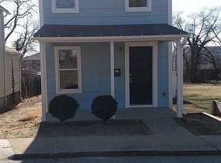 215 S St SE, Leesburg, VA 20175