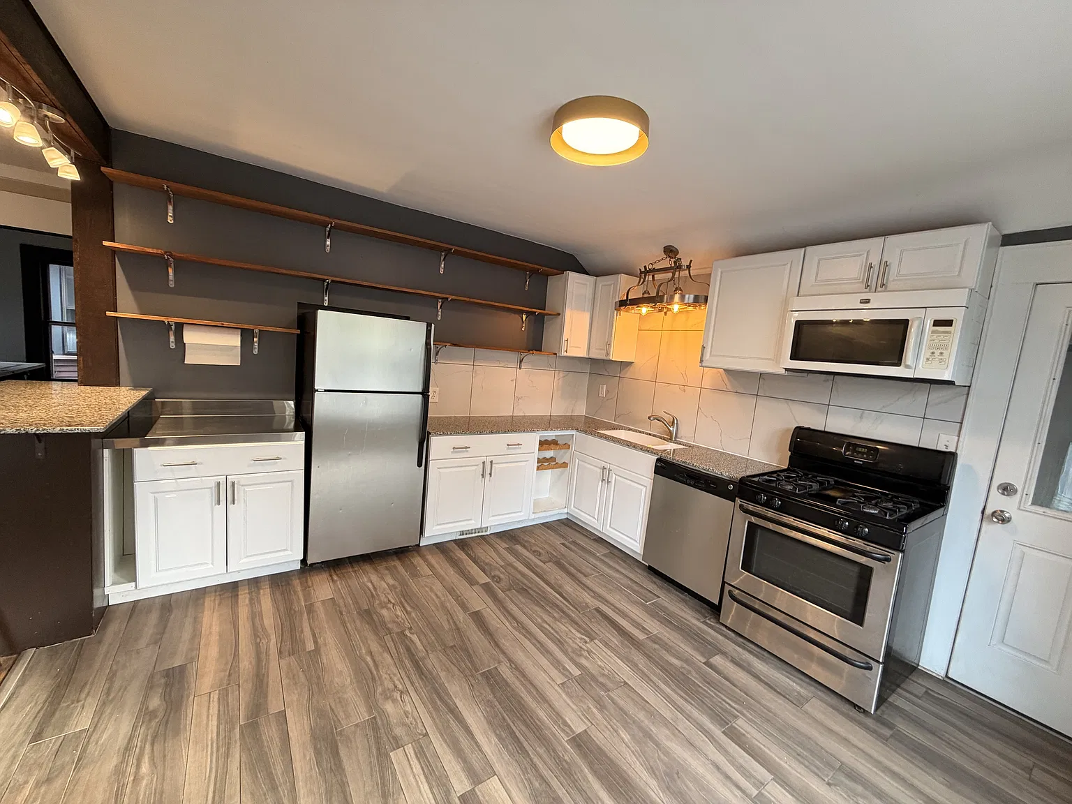 10 Eagle Street - Upper — Photo 3