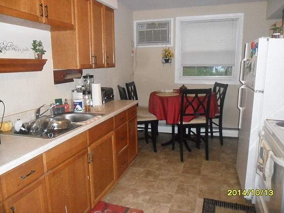 3rd image of 5810 2 1/2 St NE APT 1