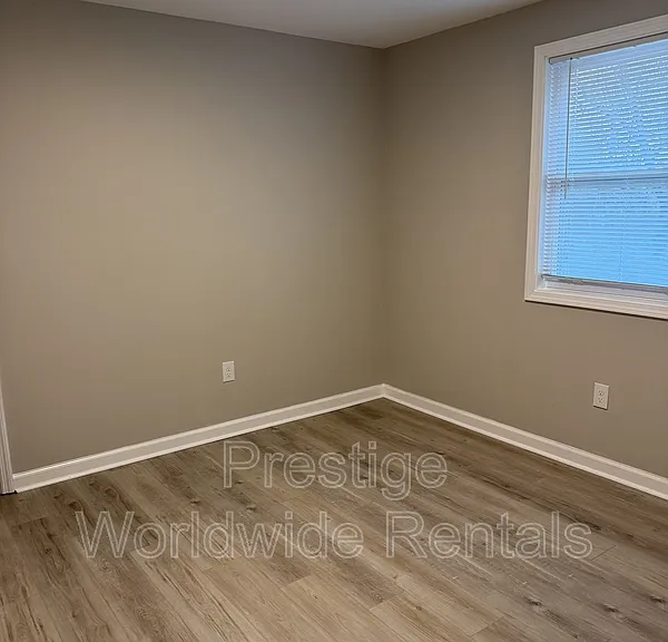 2708 Lumpkin Ct — Photo 9