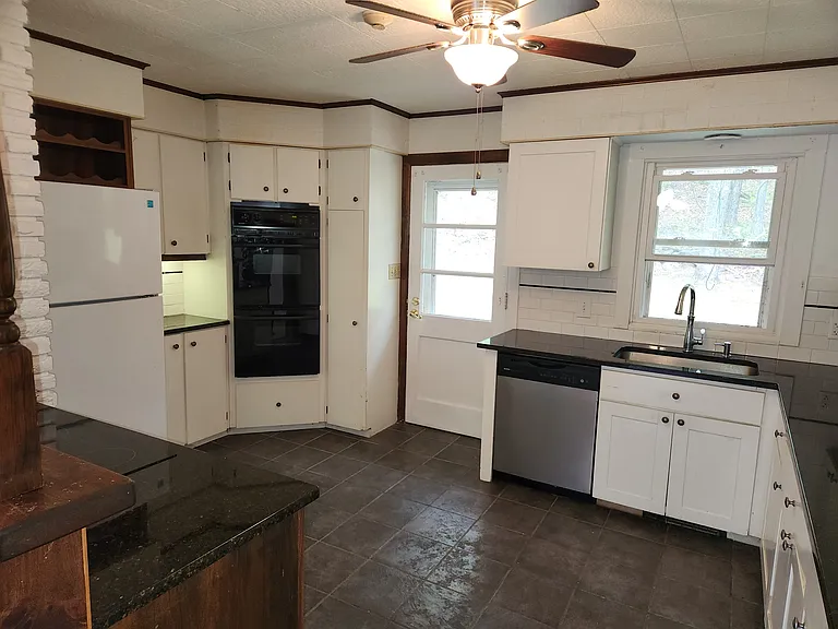 44 Lakeside Dr — Photo 9