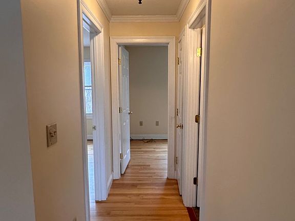 4th image of 116 N Winooski Ave #9