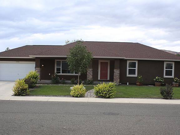 Full front view of house 
