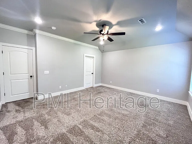 24 Bonhill Ln — Photo 11