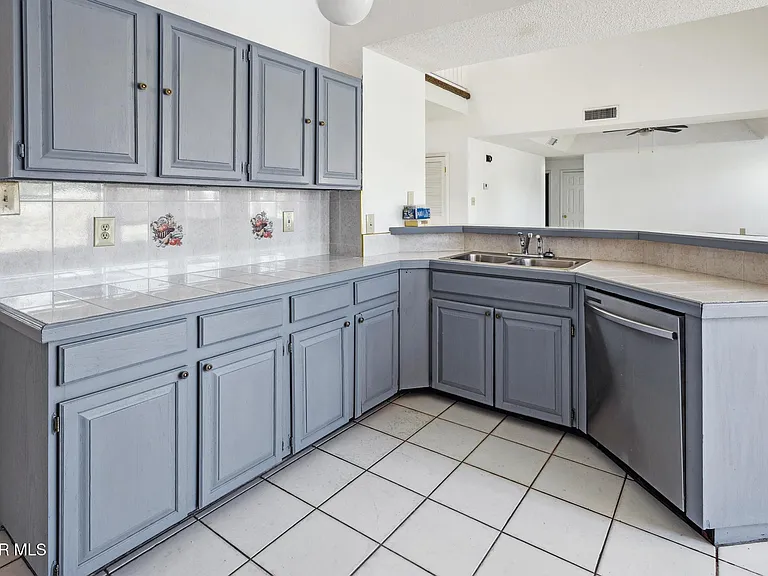 11648 Lake Erie Dr — Photo 12