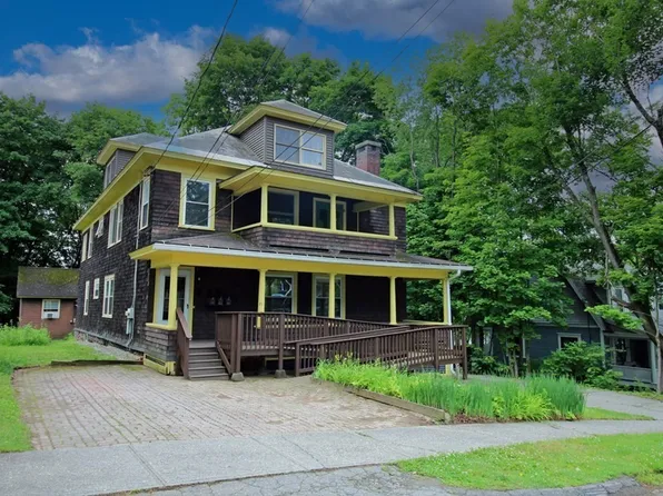 32 Abbott St, Greenfield, MA 01301