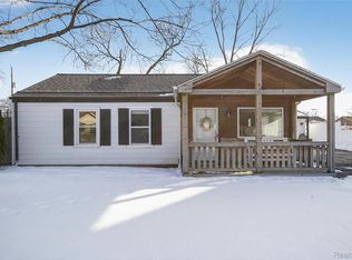 32481 Florence St, Garden City, MI 48135