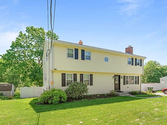 3rd image of 15 Old Farm Rd