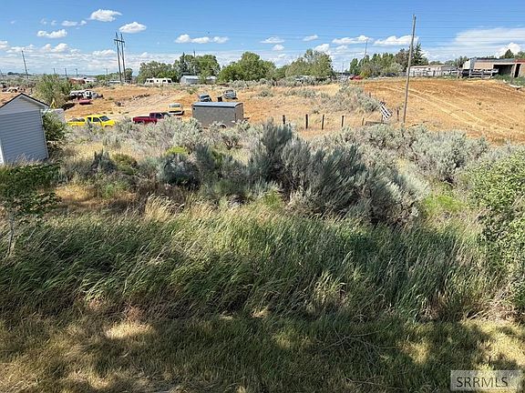 3rd image of Kingdom Hall Rd