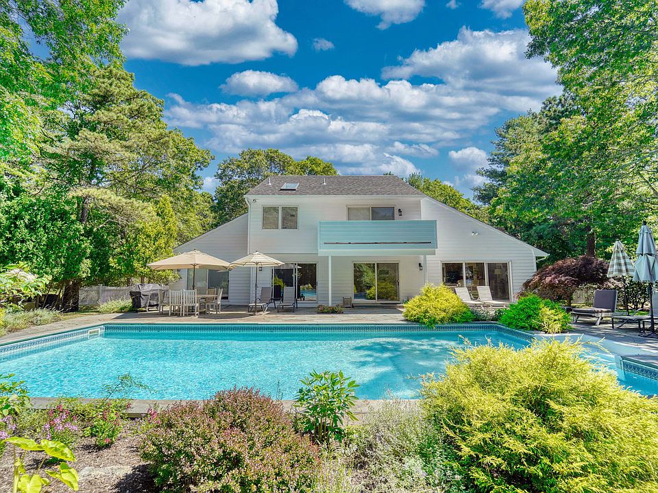 1st image of 2 Rosebud Ln
