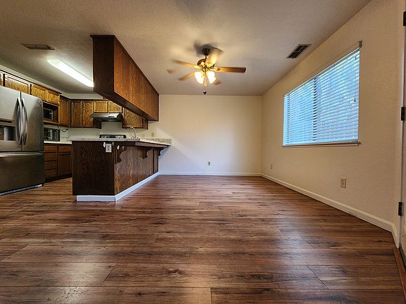 3rd image of 2409 Burlwood Dr
