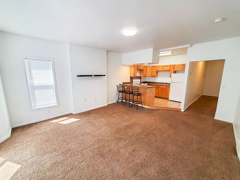 818 Sassafras St — Photo 4